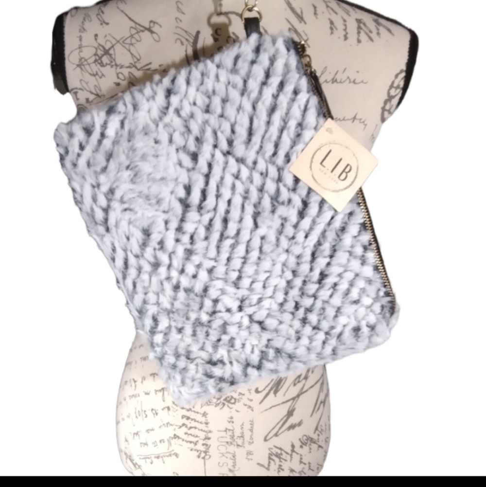 LIB Faux Fur Clutch Wristlet NWT